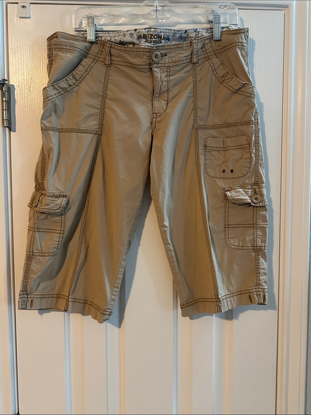 Arizona 2000s Y2K Khaki Cargo Bermuda Shorts Utility Pockets Size 15